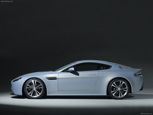  Aston Martin Vantage RS 6 