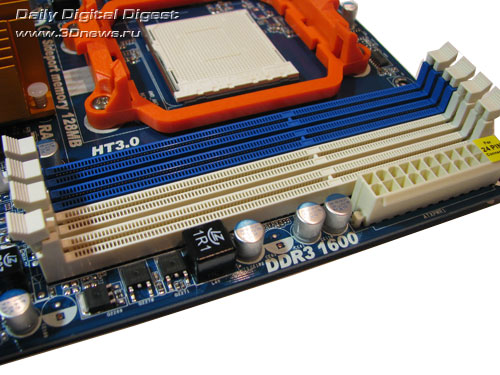  ASRock M3A790GXH/128M слоты DIMM 