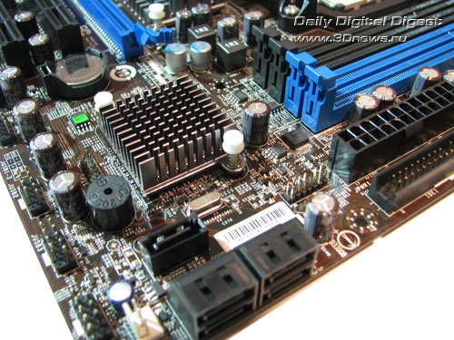  MSI 785GM-E51 угол 