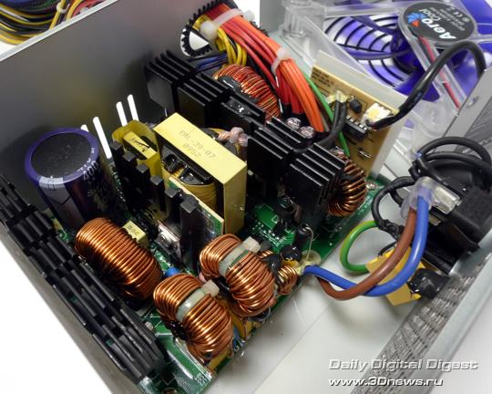  aerocool700_13.jpg 