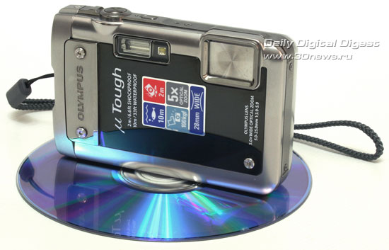  Olympus &micro; TOUGH-8010. Вид общий. Объектив в широкоугольном положени 