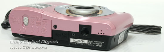  Nikon Coolpix L21. Вид снизу 
