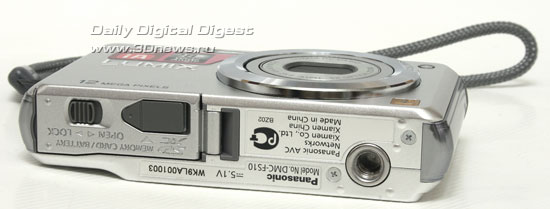  Panasonic LUMIX DMC-FS10. Вид снизу 