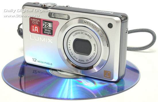  Panasonic LUMIX DMC-FS10. Вид общий. Объектив в широкоугольном положени 