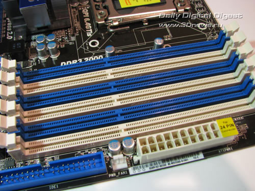  ASRock X58 Extreme6 DIMMs 