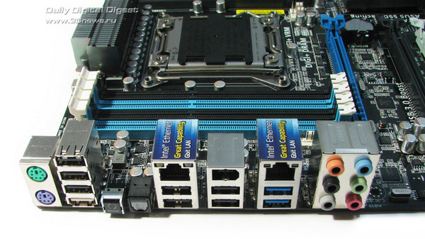  ASUS P9X79 WS задняя панель 