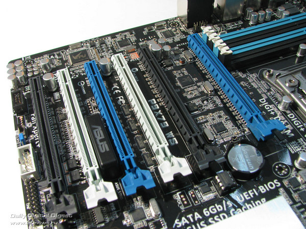  ASUS P9X79 WS слоты 