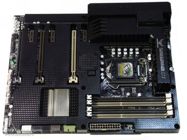  ASUS Sabertooth Z77 плата 