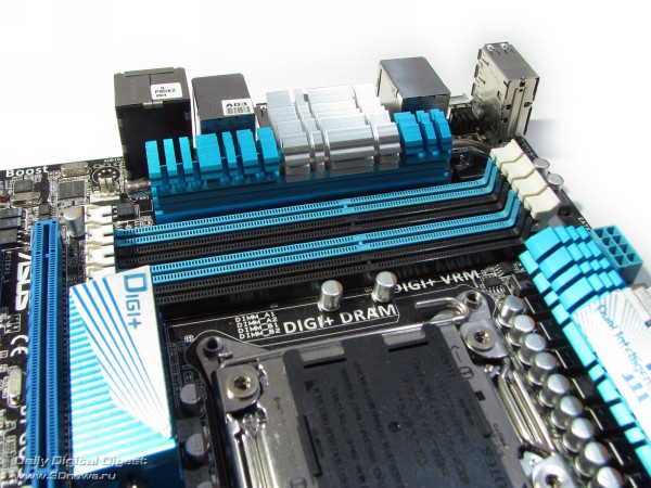  ASUS P9X79 Deluxe DIMMs 