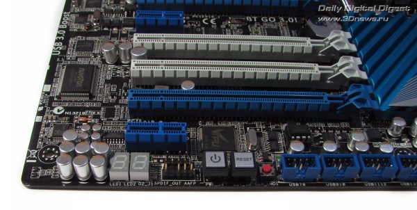  ASUS P9X79 Deluxe кнопки 