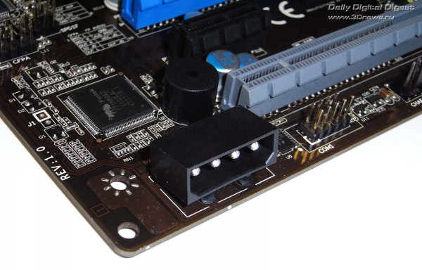  Sapphire PURE Platinum Z77K разъем питания 