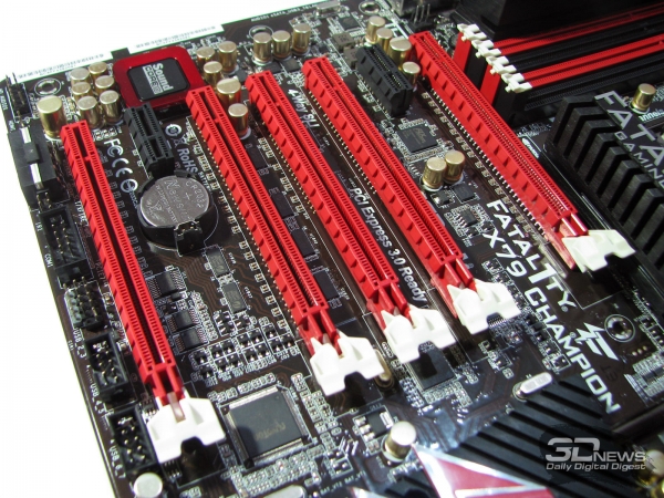  ASRock Fatal1ty X79 Champion слоты 