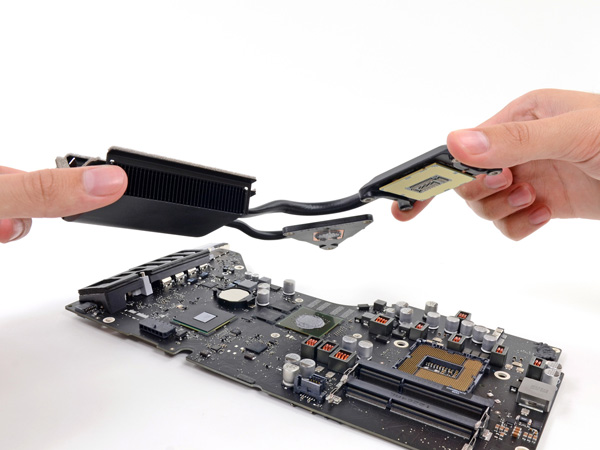  Apple iMac 21,5 дюйма, 2012 г. &mdash; фото iFixit 