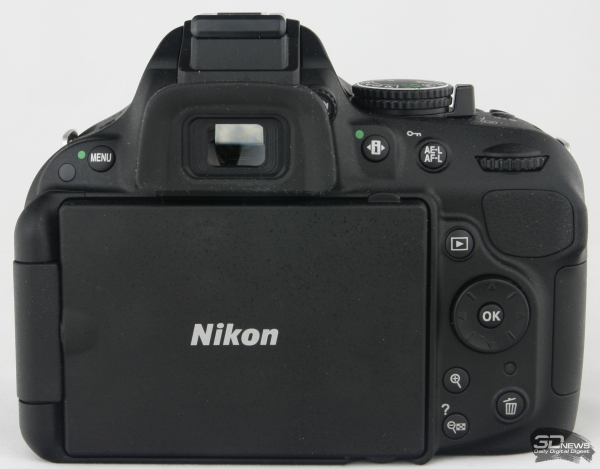  Nikon D5200 &mdash; вид сзади 