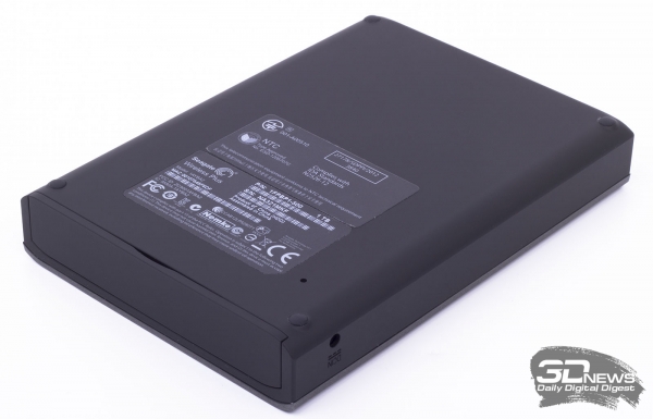  Seagate Wireless Plus, вид сзади 