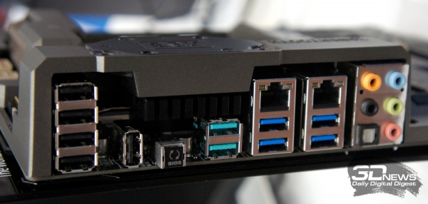  Чёрные порты &ndash; USB 2.0, синие &ndash; USB 3.0, сиреневые &ndash; USB 3.1 