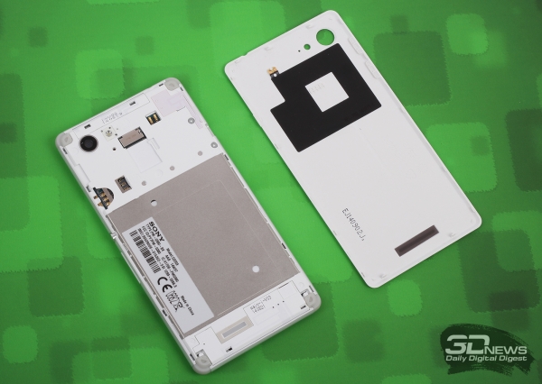  Sony Xperia E3 без задней панели 