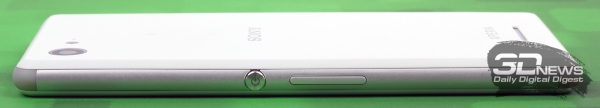  Sony Xperia E3 &ndash; правый торец 