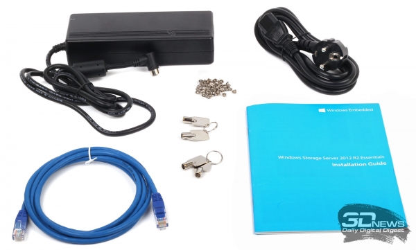  Комплект поставки NAS Thecus W4000 