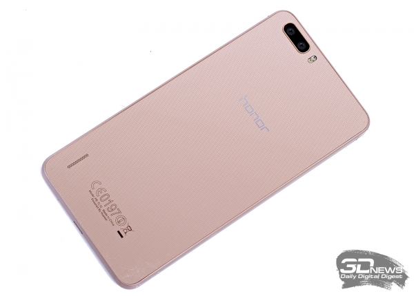 Honor 6 Plus &ndash; задняя панель 