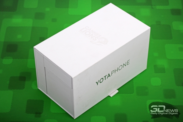  Yotaphone 2 &ndash; заводская коробка 