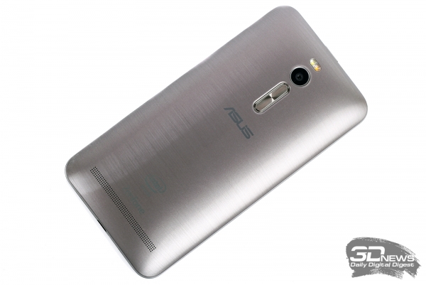  ASUS Zenfone 2 &ndash; задняя панель 