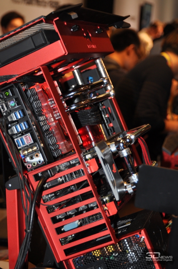  ASUS ROG SPATHA 