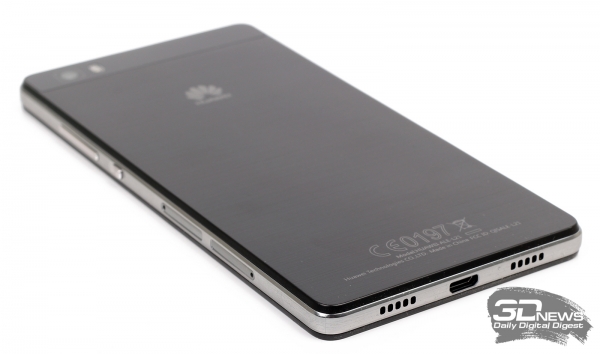  Huawei P8 Lite &ndash; нижний торец 