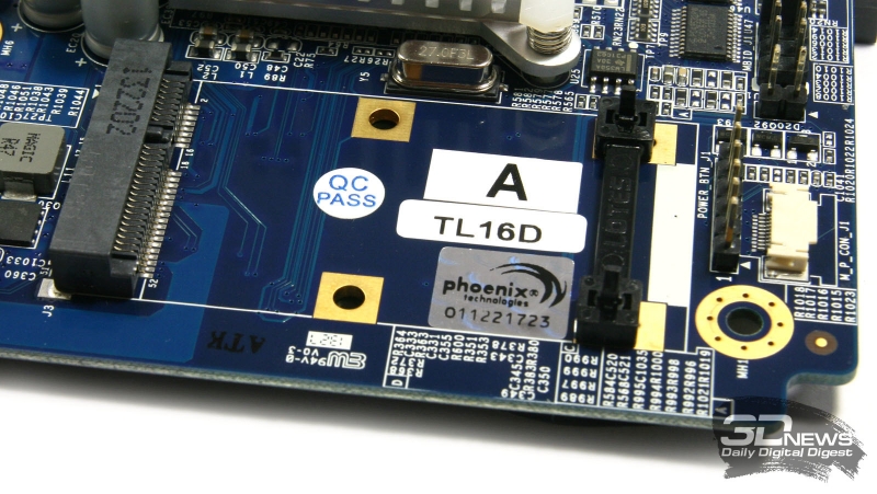  Слот Mini PCI-E на системной плате 