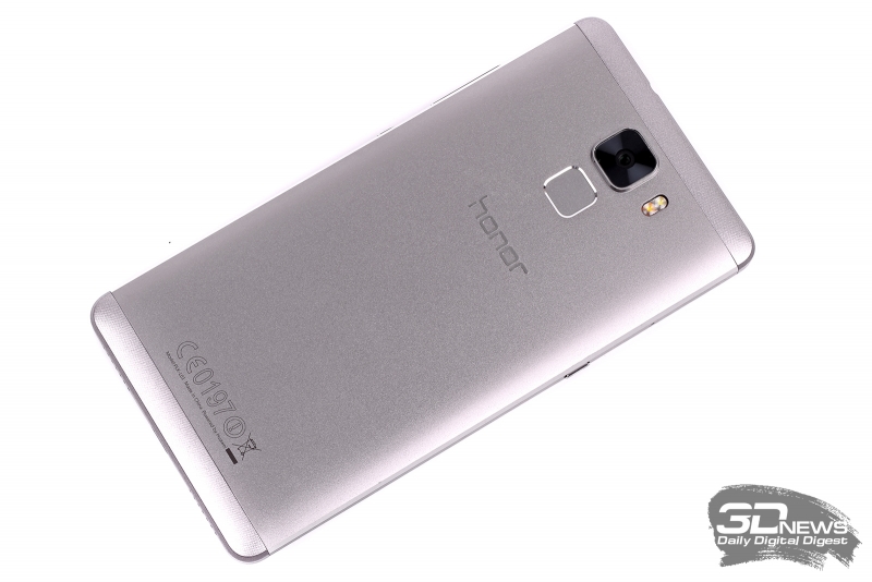  Huawei Honor 7 &ndash; задняя панель 