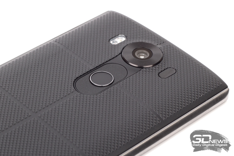  LG V10 &ndash; аппаратные клавиши на задней панели 