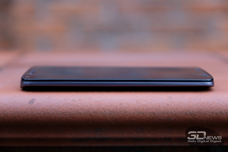  Moto X Force, левая грань пуста 