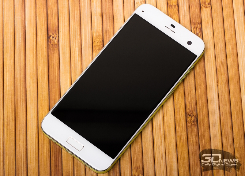  ZTE Blade S7 &ndash; лицевая панель 