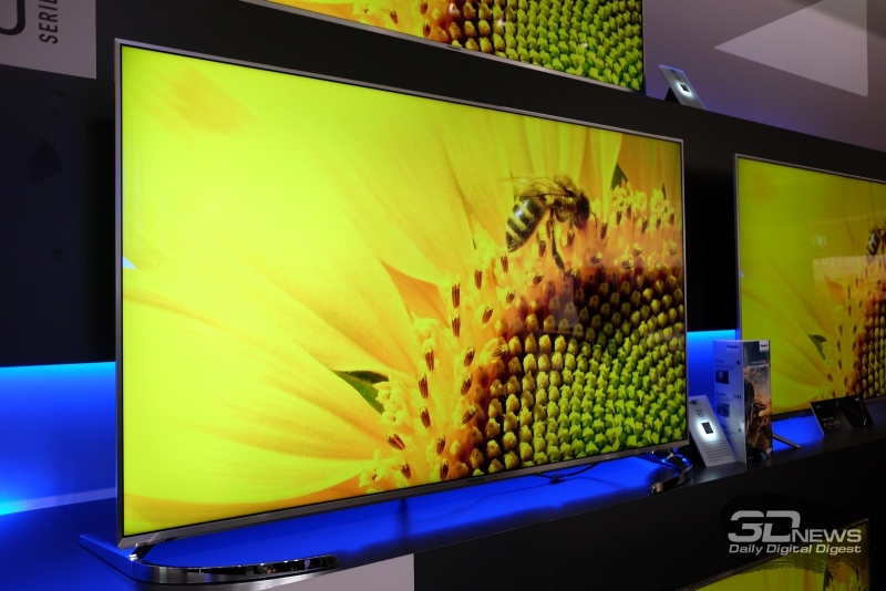  Телевизор Panasonic DX700 