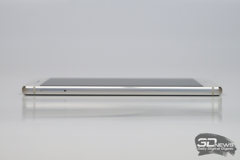  Huawei P9, левая грань: единственный слот для nanoSIM-карты и карточки microSD 