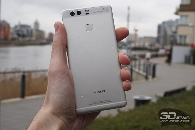  Huawei P9 в руке 