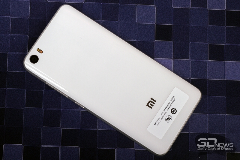  Xiaomi Mi5 &ndash; задняя панель 