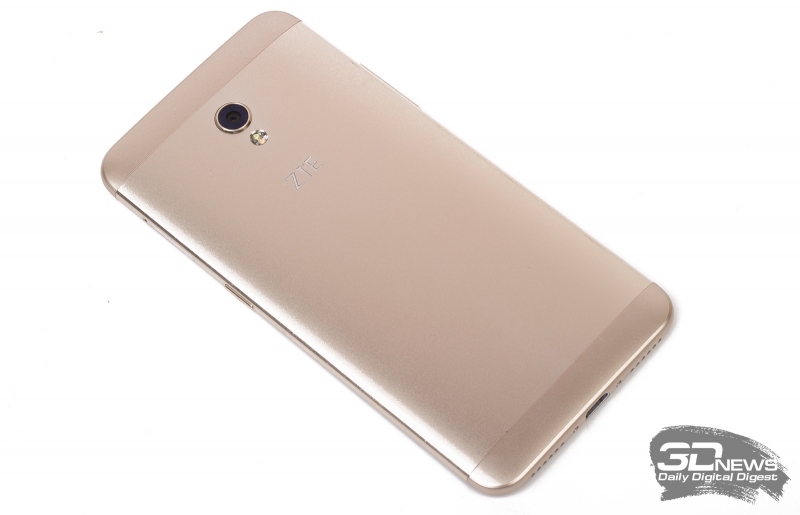  ZTE Blade V7 &ndash; задняя панель 