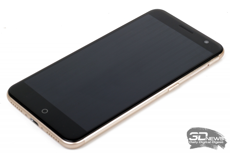  ZTE Blade V7 &ndash; лицевая панель 
