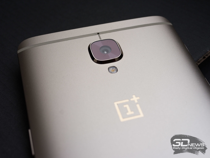  Объектив встроенной камеры OnePlus 3 
