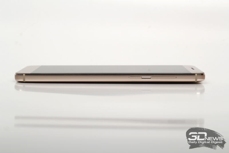  LeEco Le Pro3, правая грань: клавиши включения и регулировки громкости 