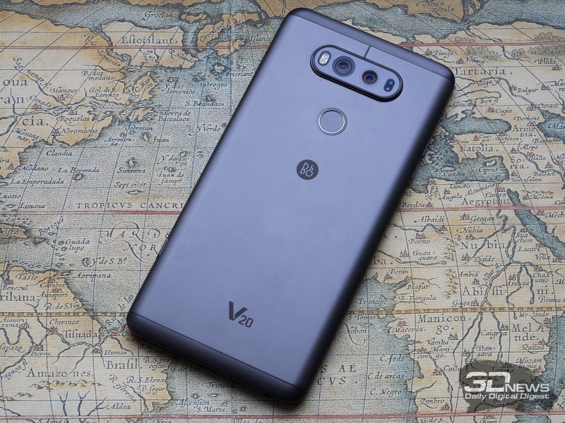  LG V20, вид сзади 