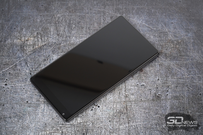  Xiaomi Mi MIX, лицевая панель: под дисплеем &ndash; фронтальная камера, над дисплеем места нет 