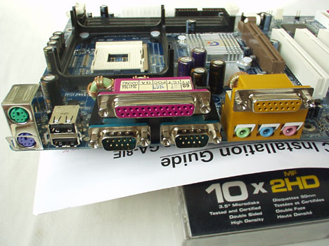  Gigabyte GA-8IE back panel 