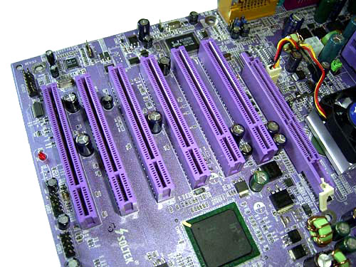 Soltek 86SPE-L Slots