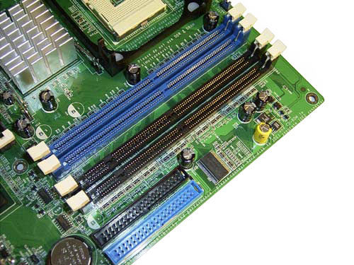  ASRock P4i45G DIMMs 