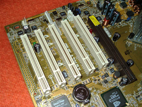  Asus A7N8X Deluxe rev 2.0 Slots 