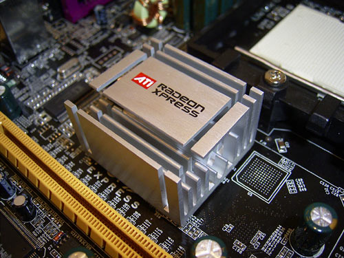  Sapphire AX480AS9 на чипсете Ati Xpress 200P 